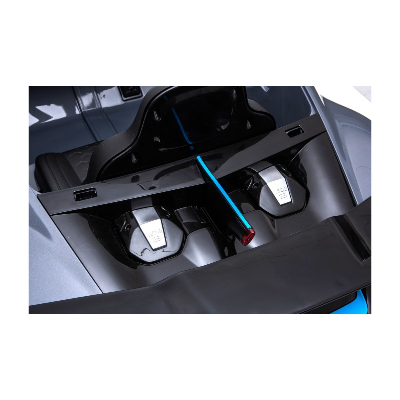 Bugatti Divo Autíčko na batériu pre deti Sivé + Ovládač + EVA + Pomalý štart + LED MP3