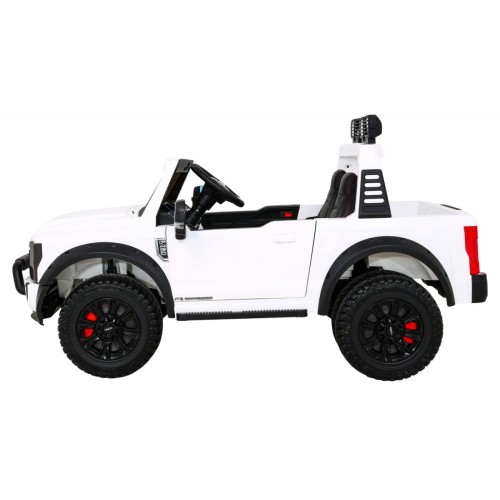 Vozidlo Ford Super Duty Biely