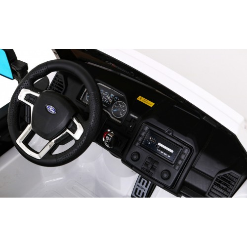 Vozidlo Ford Super Duty Biely