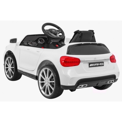 Vozidlo Mercedes AMG GLA-45 Biely