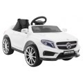 Vozidlo Mercedes AMG GLA-45 Biely