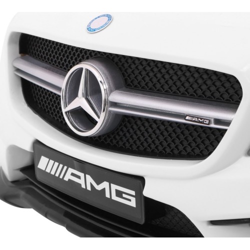 Vozidlo Mercedes AMG GLA-45 Biely