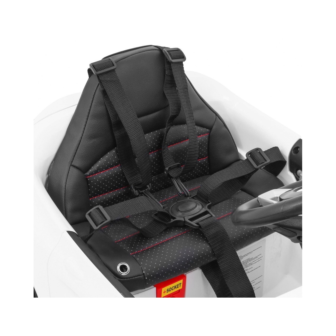 Vozidlo Mercedes AMG GLA-45 Biely