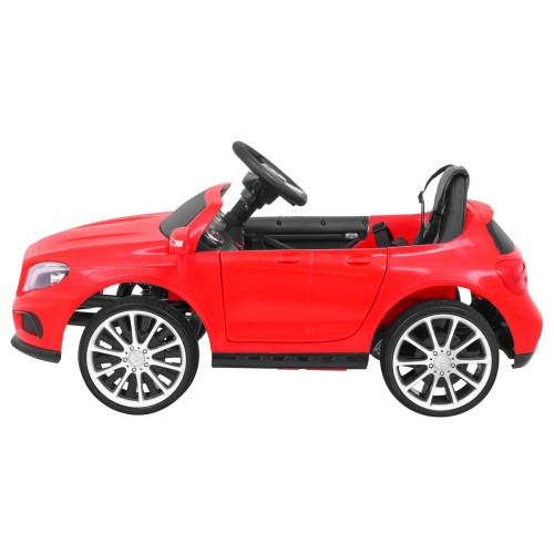 Vozidlo Mercedes AMG GLA-45 Červený