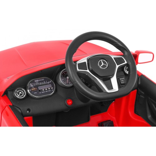 Vozidlo Mercedes AMG GLA-45 Červený