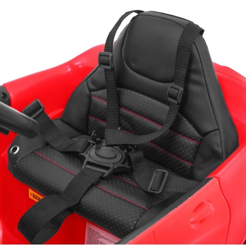 Vozidlo Mercedes AMG GLA-45 Červený