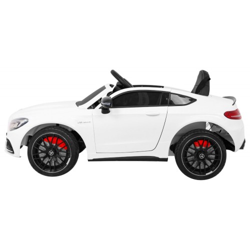 Mercedes Benz C63 AMG pre deti Biely + Diaľkové ovládanie + 5-bodové pásy + EVA + Batožinový priestor + MP3 LED