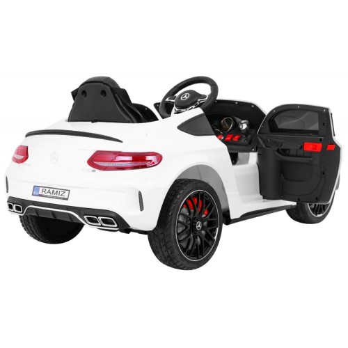 Mercedes Benz C63 AMG pre deti Biely + Diaľkové ovládanie + 5-bodové pásy + EVA + Batožinový priestor + MP3 LED