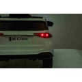 Vozidlo Mercedes BENZ M-Class Biely
