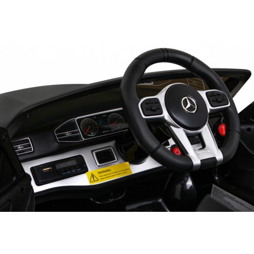 Vozidlo Mercedes BENZ M-Class Čierny