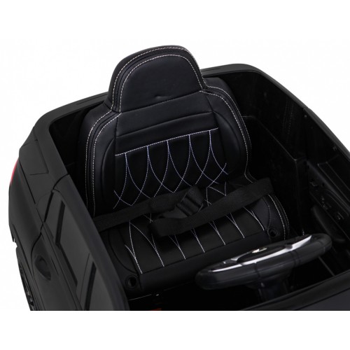 Vozidlo Mercedes BENZ M-Class Čierny