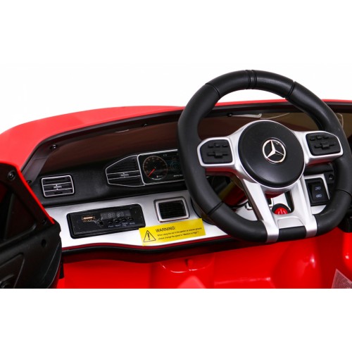 Vozidlo Mercedes BENZ M-Class Červený