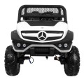 Vozidlo Mercedes BENZ UNIMOG Biely