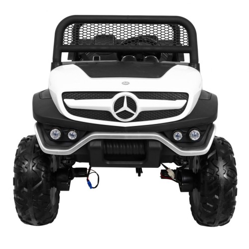 Vozidlo Mercedes BENZ UNIMOG Biely