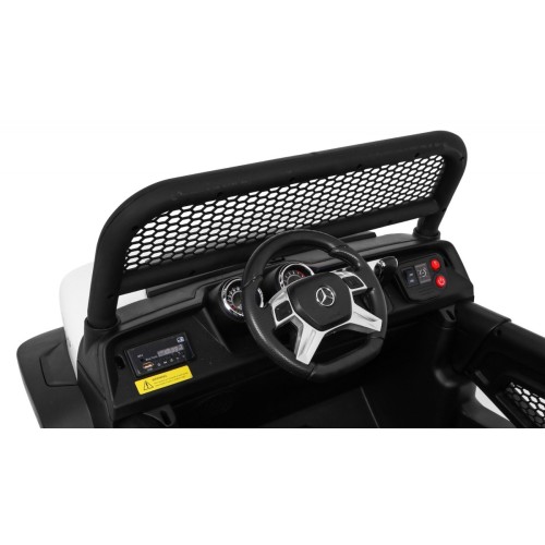 Vozidlo Mercedes BENZ UNIMOG Biely