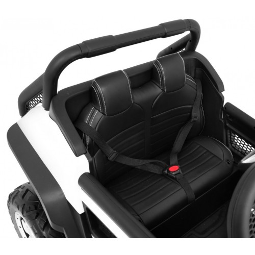 Vozidlo Mercedes BENZ UNIMOG Biely