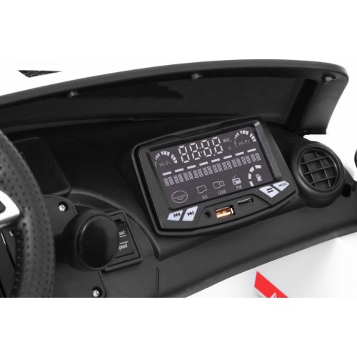 Mercedes-Benz GT R pre deti Lakovaný Biely + Pohon 4x4 + Vetráčik + Diaľkové ovládanie + EVA + MP3 LED