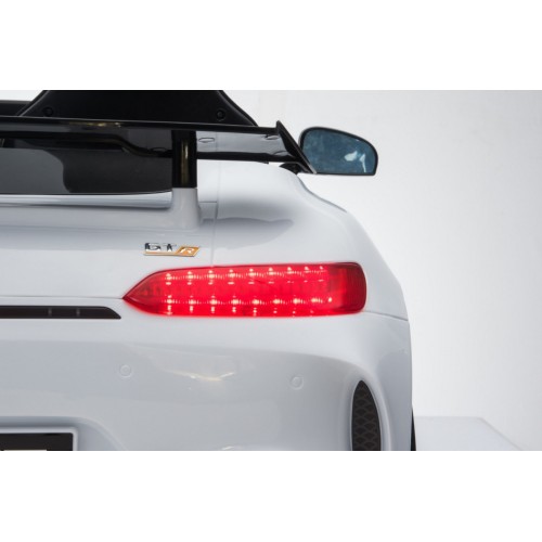 Mercedes-Benz GT R pre deti Lakovaný Biely + Pohon 4x4 + Vetráčik + Diaľkové ovládanie + EVA + MP3 LED