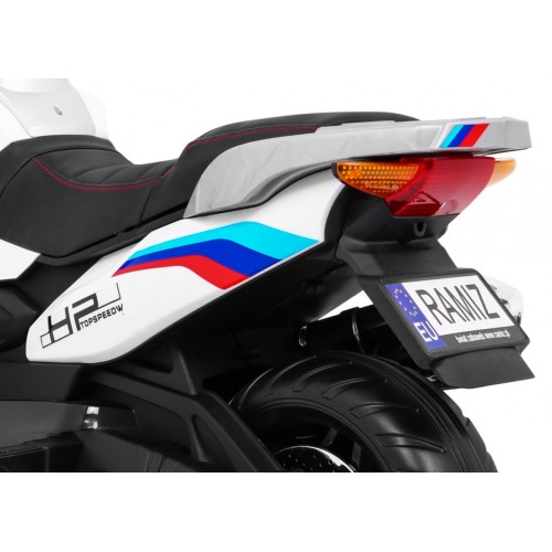 Vozidlo Motorka Sport Tourism Biela