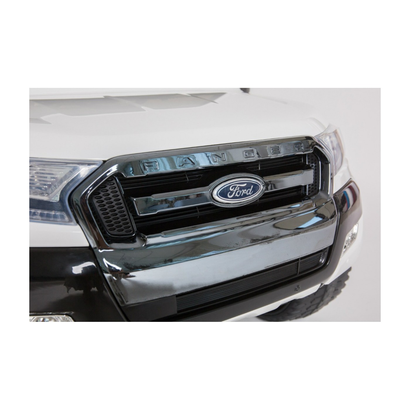 Vozidlo NEW Ford Ranger 4x4 FaceLifting Biely