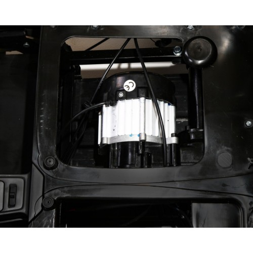 Perfecta Auto pre 2 deti Biela + Nafukovacie kolesá + Bezkefkový motor + MP3 LED + Pomalý štart