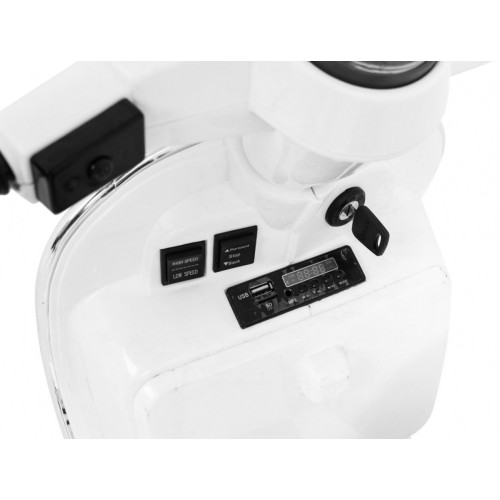 Vozidlo Skúter Vespa Biely