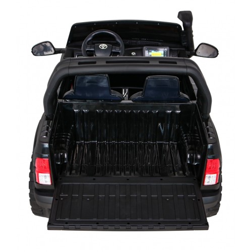 Vozidlo Toyota Hilux Čierna