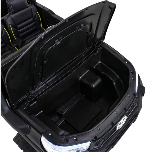 Vozidlo Toyota Hilux Čierna