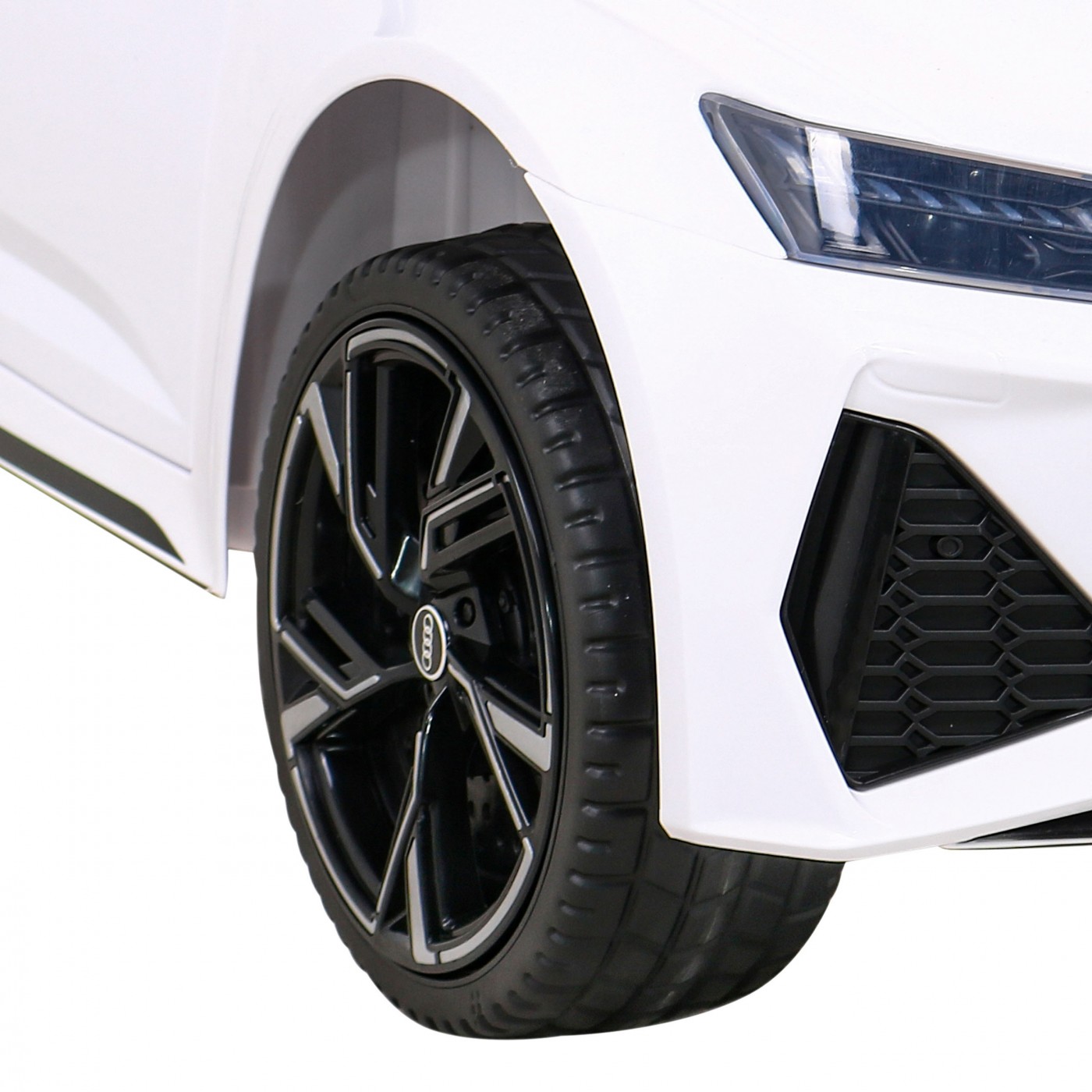 Audi RS 6 Elektrické autíčko pre deti Biele + Ovládač + Kolesá EVA + Pomalý štart + Audio LED