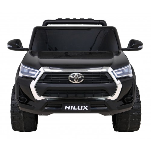 Toyota Hilux na batériu pre deti Čierna + Pohon 4x4 + Ovládač + 2 batožinové priestory + Rádio MP3 + LED