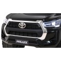 Toyota Hilux na batériu pre deti Čierna + Pohon 4x4 + Ovládač + 2 batožinové priestory + Rádio MP3 + LED