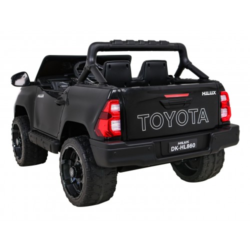 Toyota Hilux na batériu pre deti Čierna + Pohon 4x4 + Ovládač + 2 batožinové priestory + Rádio MP3 + LED