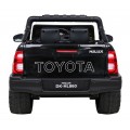 Toyota Hilux na batériu pre deti Čierna + Pohon 4x4 + Ovládač + 2 batožinové priestory + Rádio MP3 + LED
