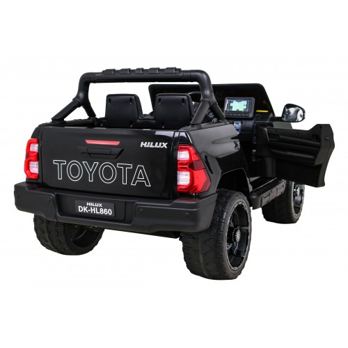 Toyota Hilux na batériu pre deti Čierna + Pohon 4x4 + Ovládač + 2 batožinové priestory + Rádio MP3 + LED