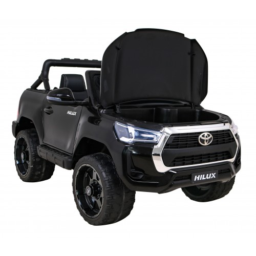 Toyota Hilux na batériu pre deti Čierna + Pohon 4x4 + Ovládač + 2 batožinové priestory + Rádio MP3 + LED
