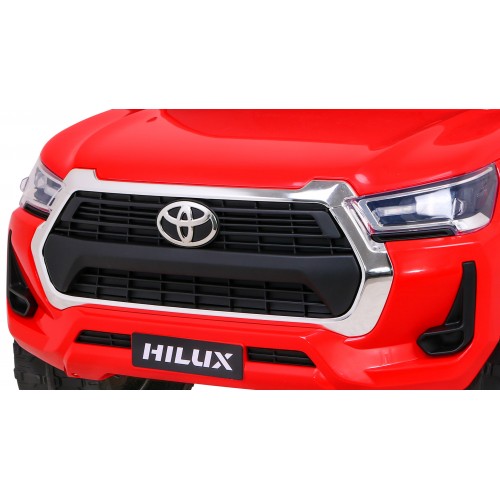 Toyota Hilux na batériu pre deti Červená + Pohon 4x4 + Ovládač + 2 batožinové priestory + Rádio MP3 + LED