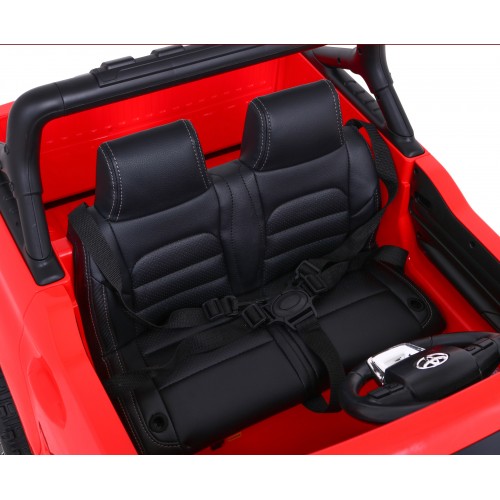 Toyota Hilux na batériu pre deti Červená + Pohon 4x4 + Ovládač + 2 batožinové priestory + Rádio MP3 + LED