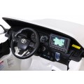 Toyota Hilux na batériu pre deti Biela + Pohon 4x4 + Ovládač + 2 batožinové priestory + Rádio MP3 + LED