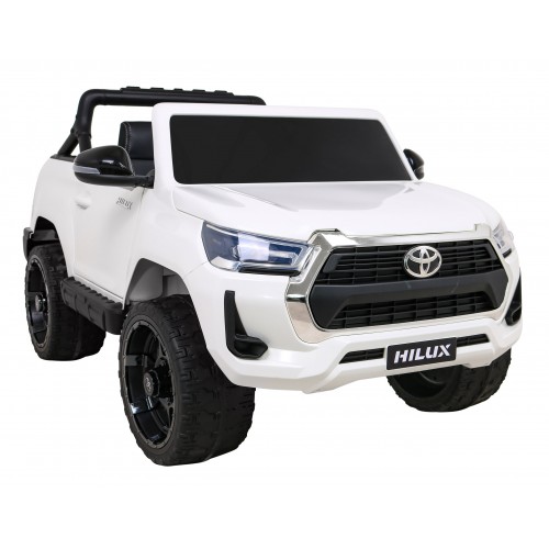 Toyota Hilux na batériu pre deti Biela + Pohon 4x4 + Ovládač + 2 batožinové priestory + Rádio MP3 + LED
