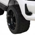 Toyota Hilux na batériu pre deti Biela + Pohon 4x4 + Ovládač + 2 batožinové priestory + Rádio MP3 + LED