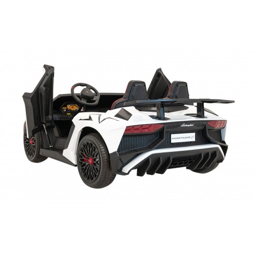 Vozidlo Lamborghini Aventador SV Biele