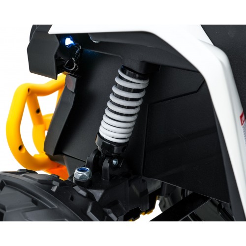 Quad Maverick ATV Biely