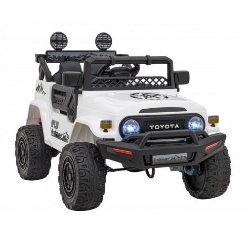 Vozidlo Toyota FJ Cruiser Biela