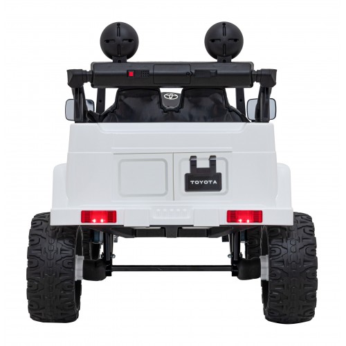 Vozidlo Toyota FJ Cruiser Biela