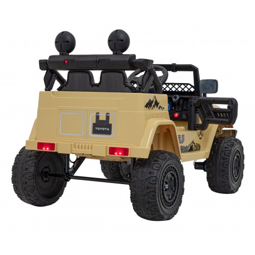 Vozidlo Toyota FJ Cruiser Béžová