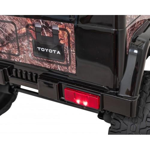 Vozidlo Toyota FJ Cruiser Čierna