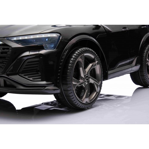 Vozidlo Audi SQ8 Black
