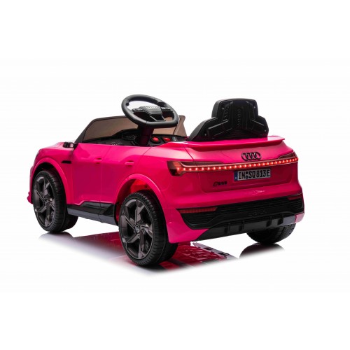 Vozidlo Audi SQ8 Pink