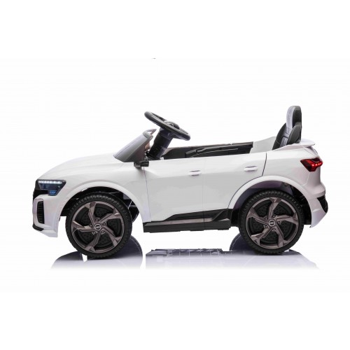 Vozidlo Audi SQ8 White