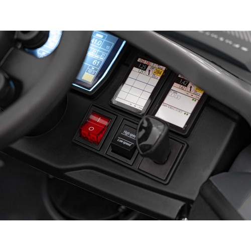 Vozidlo Audi RSQ E-TRON Sivé